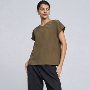 Everlane V Neck Top nwt